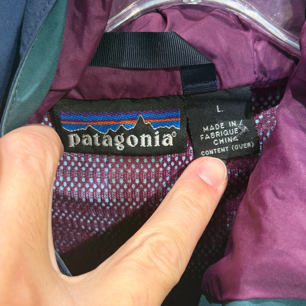 Patagonia Blue and Teal Ski Jacket - Picture 4 of 4
